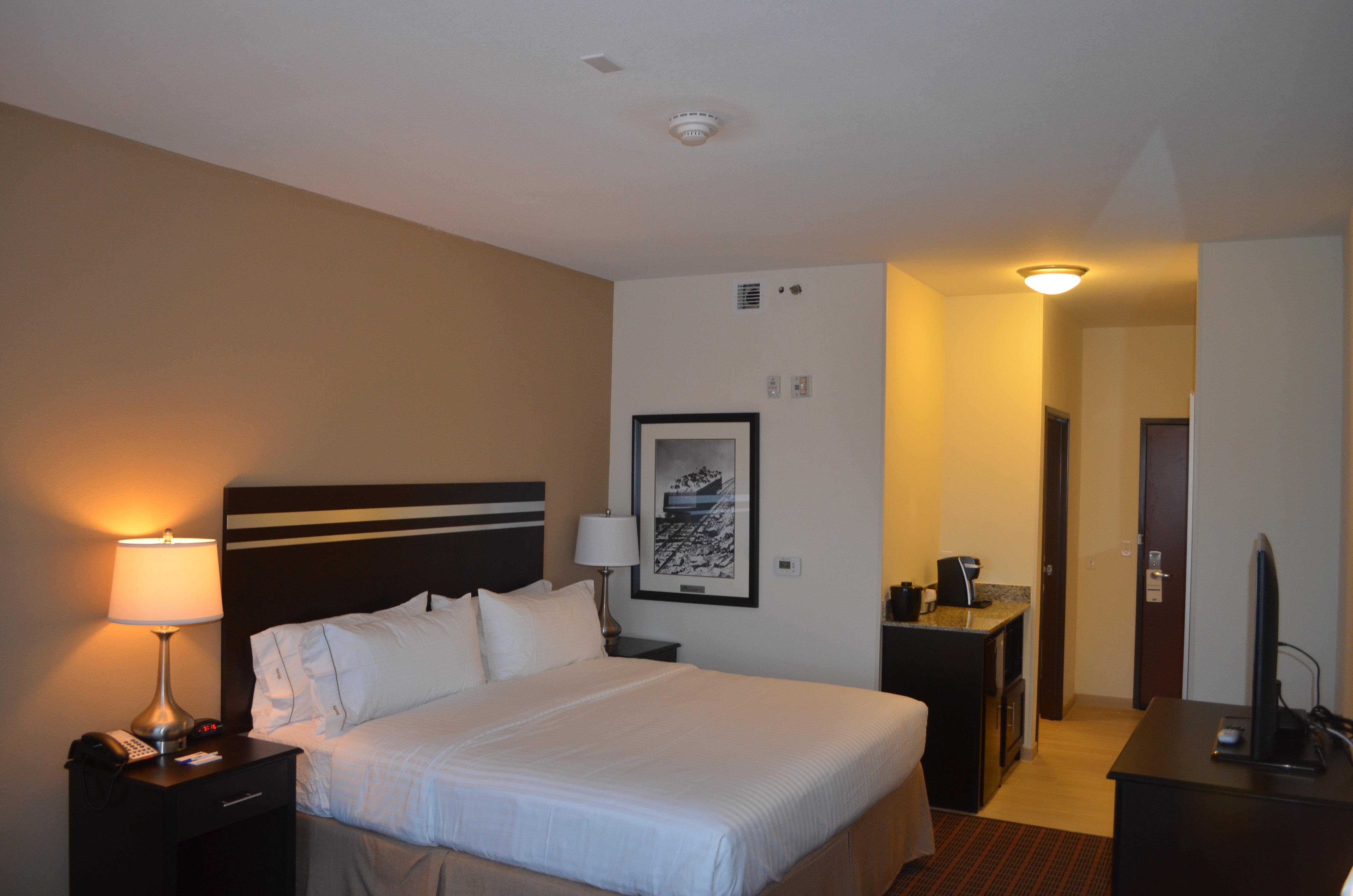 Holiday Inn Express & Suites Golden By Ihg Exterior photo